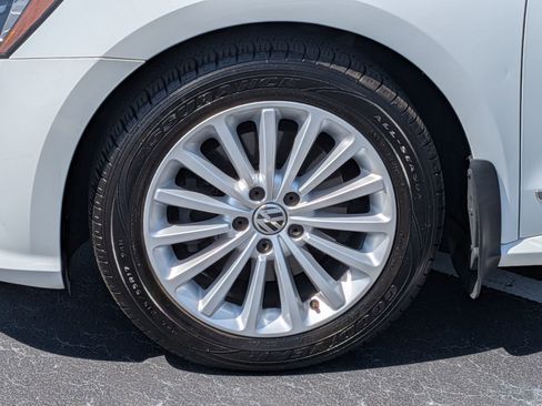 Used 2017 Volkswagen Passat 1.8T SE image 10