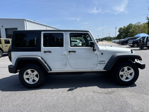 Used 2017 Jeep Wrangler Unlimited Sport w/ Quick Order Package 24S AWD/4WD image 4