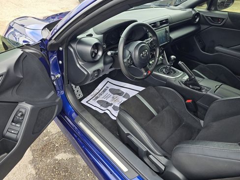 Used 2024 Toyota GR86 Premium image 15