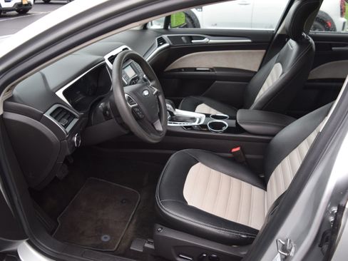 Used 2013 Ford Fusion SE FWD image 8