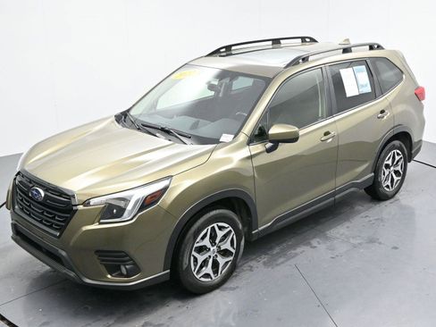 Used 2022 Subaru Forester Premium image 42