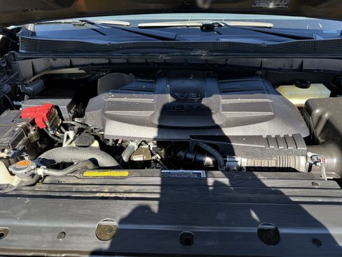 Used 2021 Nissan Titan SV w/ SV Convenience Package image 31