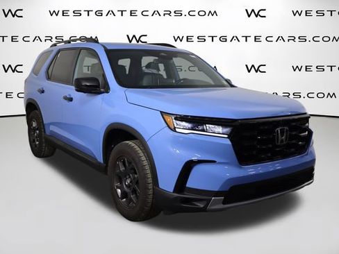 Used 2025 Honda Pilot TrailSport image 46
