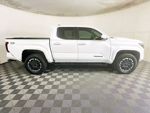 Used 2024 Toyota Tacoma TRD Sport RWD image 2