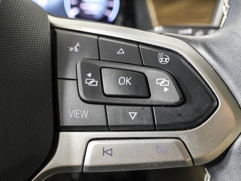 Used 2024 Volkswagen Atlas SE AWD/4WD image 27