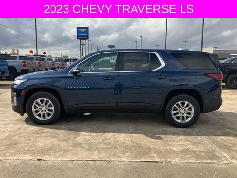 Used 2023 Chevrolet Traverse LS w/ Safety Package image 4
