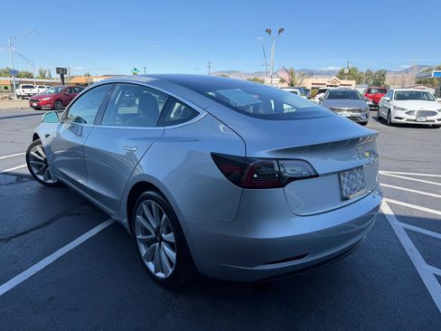 Used 2018 Tesla Model 3 Long Range RWD image 6