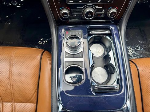 Used 2012 Jaguar XJ RWD image 19
