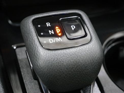 Used 2025 Nissan Rogue SV AWD/4WD image 23