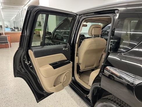 Used 2015 Jeep Compass Sport w/ Power Value Group FWD image 19