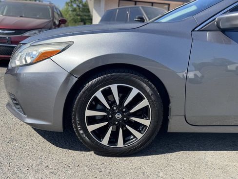 Used 2018 Nissan Altima 2.5 SV FWD image 18