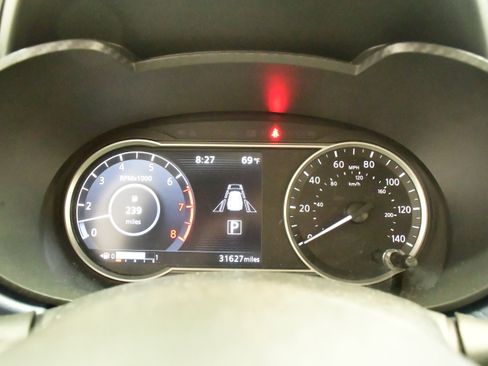 Used 2025 Nissan Versa SV FWD image 17
