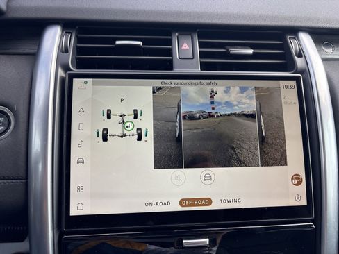 Used 2023 Land Rover Discovery S image 33