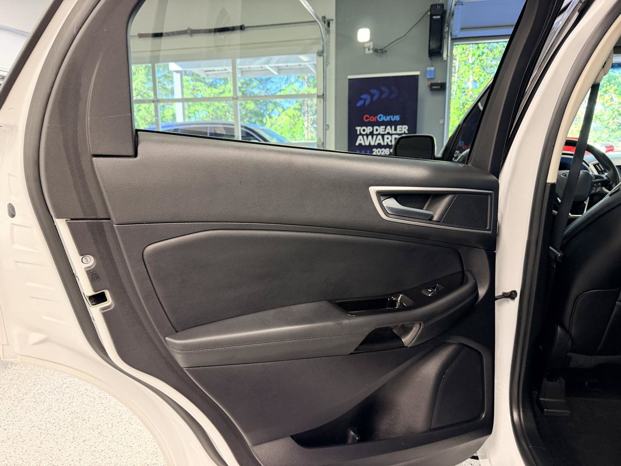 Used 2019 Ford Edge SEL w/ Equipment Group 201A AWD/4WD image 18