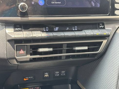 Used 2025 Toyota Camry SE FWD image 14