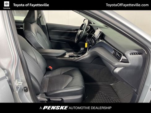 Used 2024 Toyota Camry SE image 6