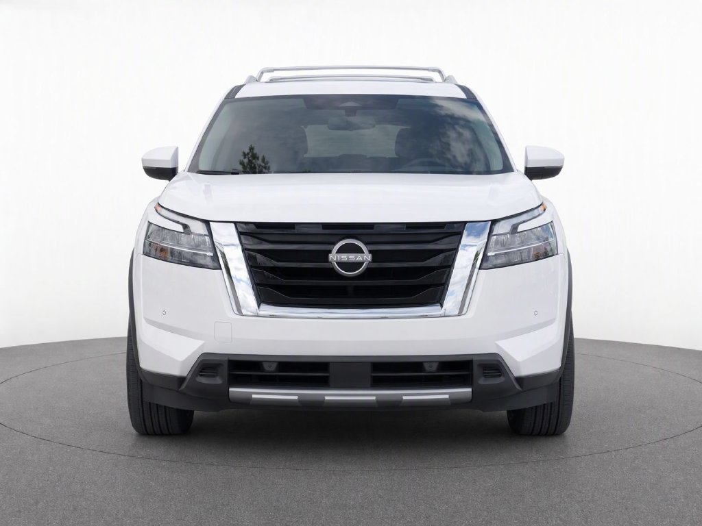 Used 2024 Nissan Pathfinder SL AWD/4WD image 2