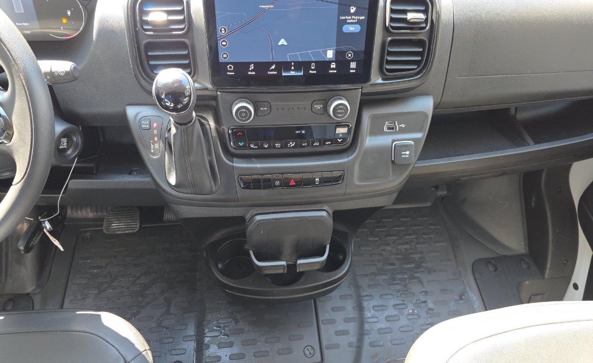 Used 2024 RAM ProMaster 2500 w/ Premium Convenience Group FWD image 9
