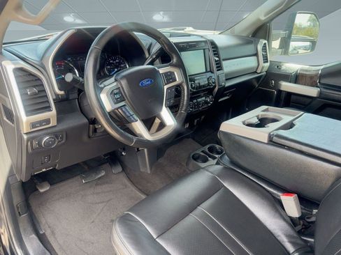 Used 2018 Ford F250 Lariat image 4