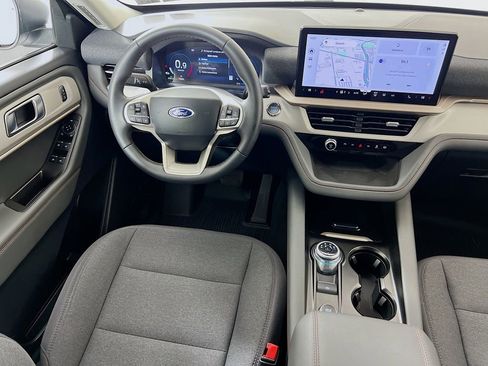 Used 2025 Ford Explorer Active image 26