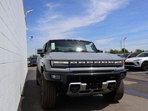 New 2025 GMC Hummer EV 2X w/ LPO, Dark Essentials Package image 6