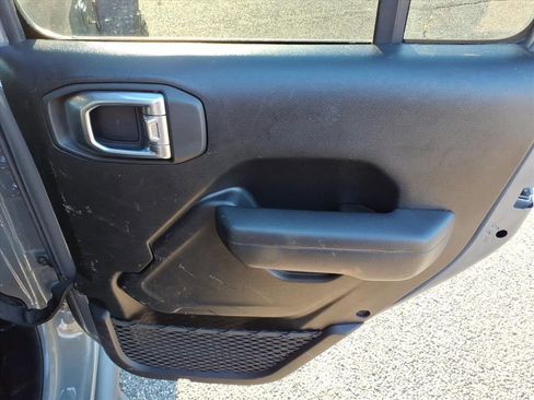 Used 2023 Jeep Gladiator Sport image 21