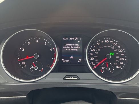 Used 2021 Volkswagen Tiguan SE R-Line image 8