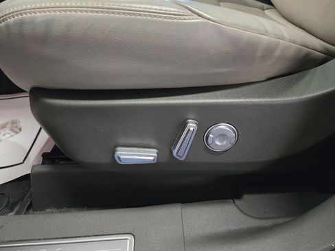 Used 2024 Lincoln Nautilus Premier w/ Equipment Group 102A image 14