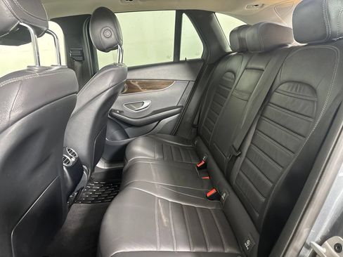 Used 2021 Mercedes-Benz GLC 300 4MATIC image 22