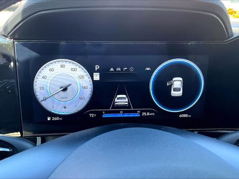 Used 2025 Hyundai Elantra SEL FWD image 26