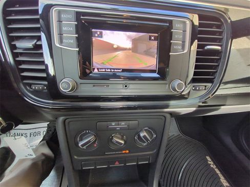 Used 2019 Volkswagen Beetle 2.0T S image 18