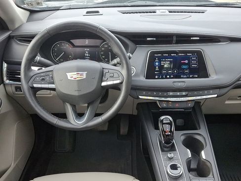 Certified 2022 Cadillac XT4 Luxury w/ Cold Weather Package image 12