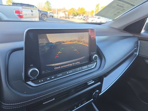 Certified 2023 Nissan Rogue SV image 26