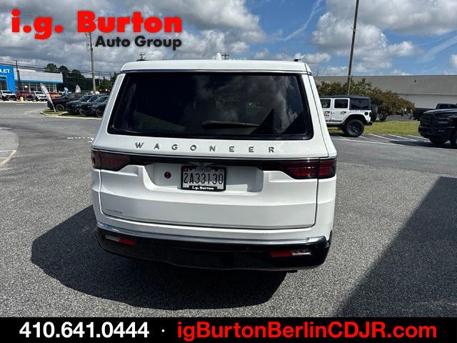 Used 2023 Jeep Wagoneer 4WD image 5
