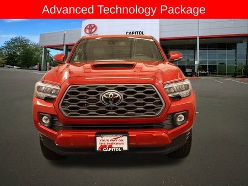 Used 2020 Toyota Tacoma TRD Sport image 4