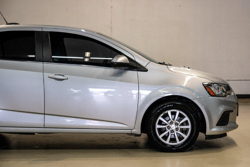 Used 2020 Chevrolet Sonic LT FWD image 13
