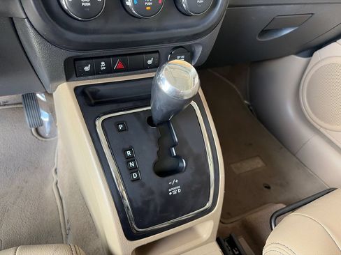Used 2017 Jeep Patriot High Altitude AWD/4WD image 14