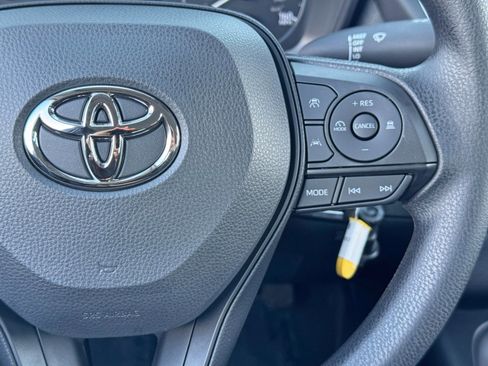 Used 2025 Toyota Corolla LE image 18