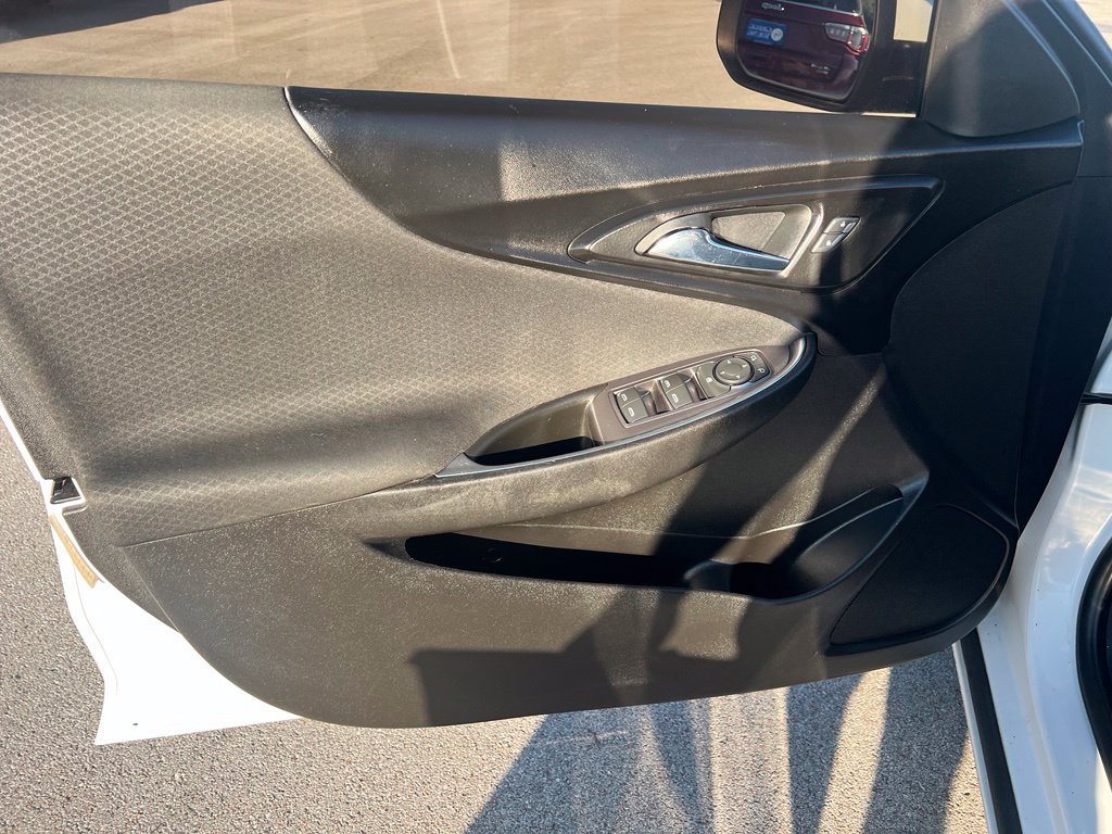 Used 2018 Chevrolet Malibu LT FWD image 16