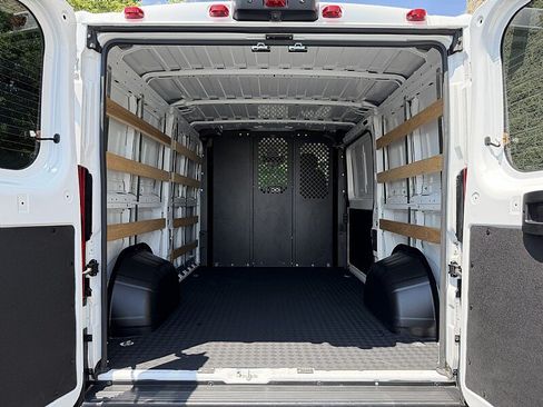 Used 2025 RAM ProMaster 2500 w/ U-Haul Equipment Group FWD image 21