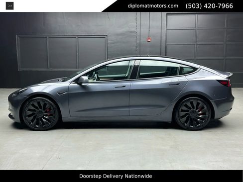 Used 2023 Tesla Model 3 Performance image 4