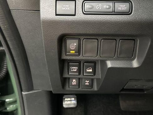 Used 2024 Nissan Frontier PRO-4X w/ Technology Package AWD/4WD image 22