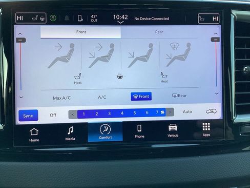 Used 2024 Chrysler Pacifica Touring-L image 25