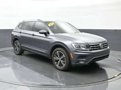 Used 2019 Volkswagen Tiguan SEL w/ 3rd Row Seat Package AWD/4WD image 6