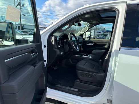 New 2026 GMC Sierra 2500 SLT w/ SLT Premium Package image 18