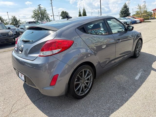Used 2017 Hyundai Veloster Value Edition FWD image 6