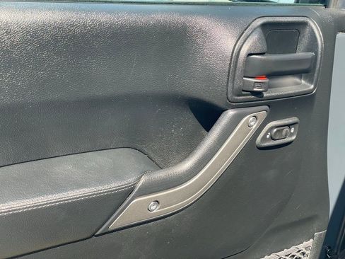 Used 2017 Jeep Wrangler Unlimited Sport image 14