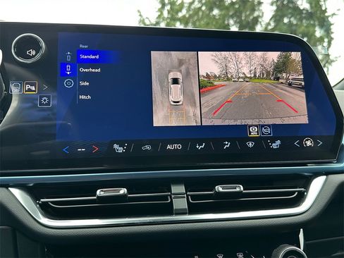 New 2026 Chevrolet Equinox EV LT image 25