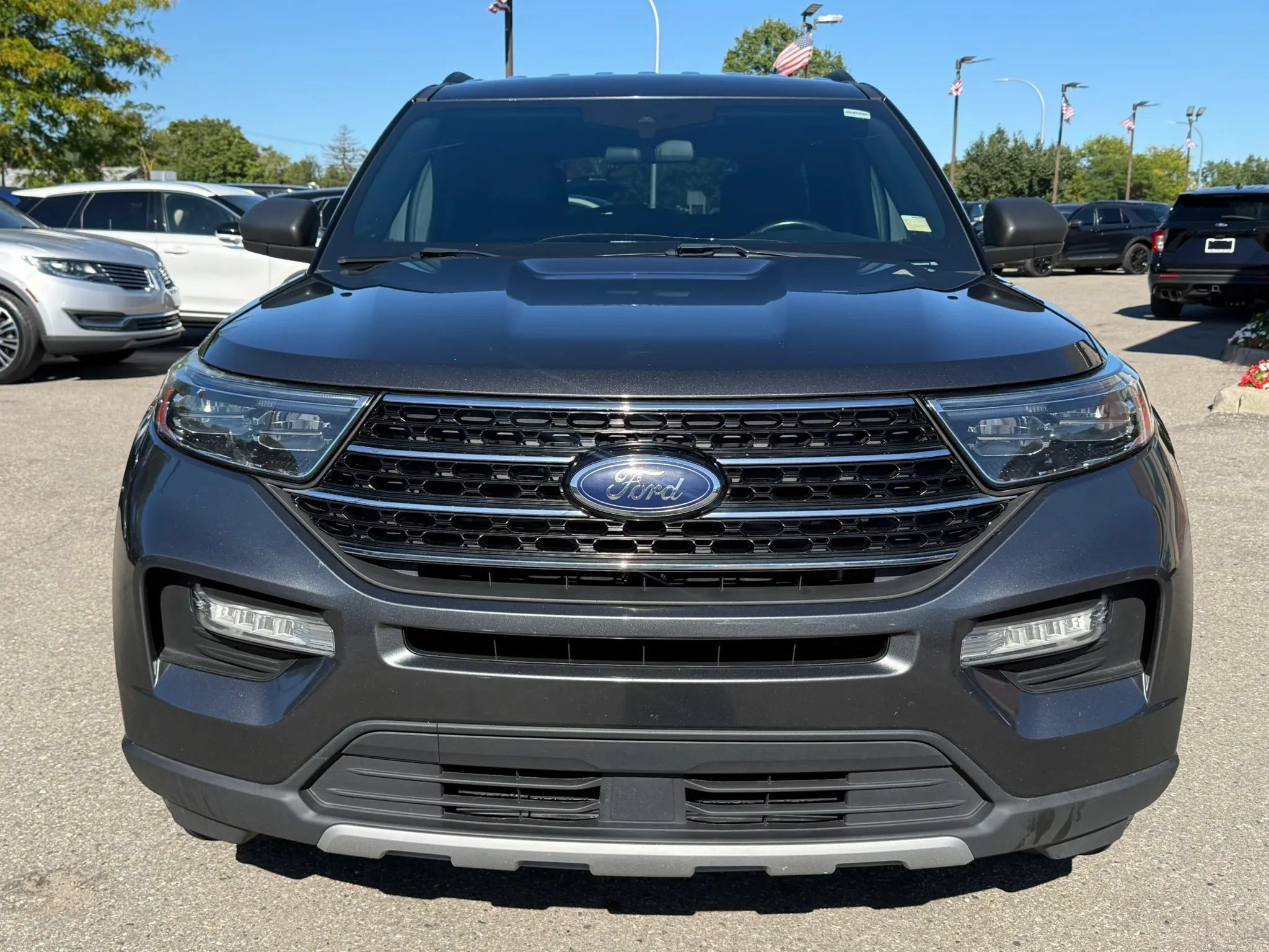 Used 2020 Ford Explorer XLT w/ Equipment Group 202A AWD/4WD image 2