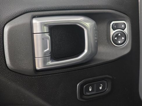 Used 2023 Jeep Wrangler Unlimited w/ Cold Weather Group AWD/4WD image 38